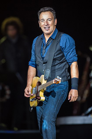 420px-Bruce_Springsteen_-_Roskilde_Festival_2012